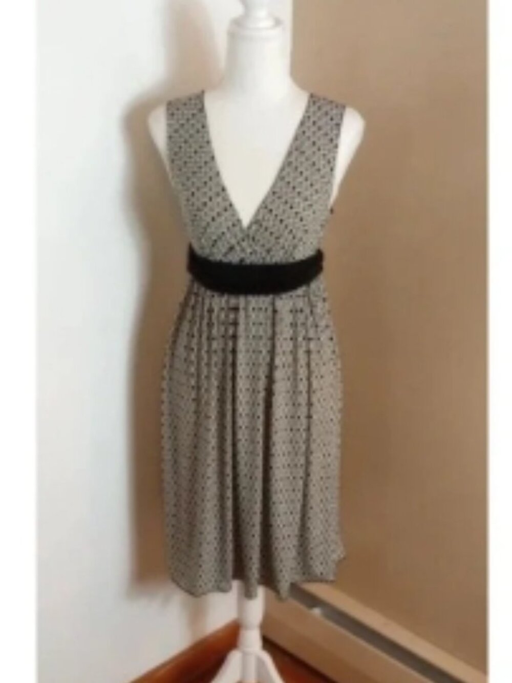 V-Neck, Stretch Dress, Flouncy Skirt